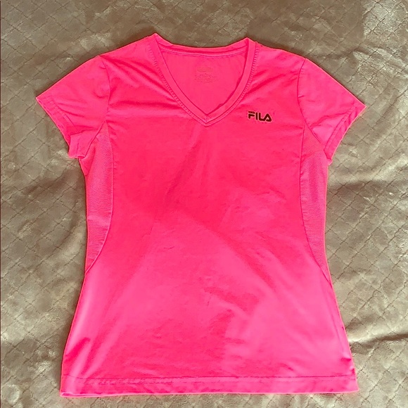 🧗🏽♀️💗FILA active shirt 🌺🧘🏻♀️ - Picture 2 of 4